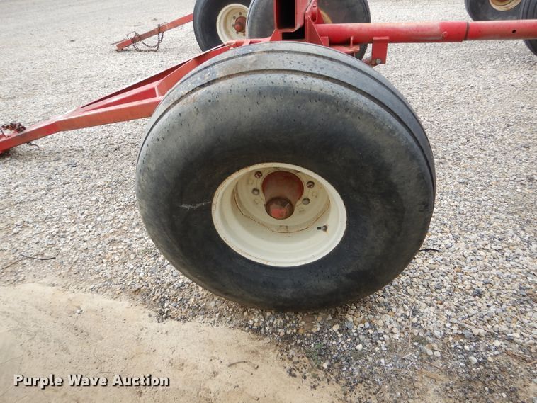 image for item DH6224 Anhydrous ammonia tank running gear