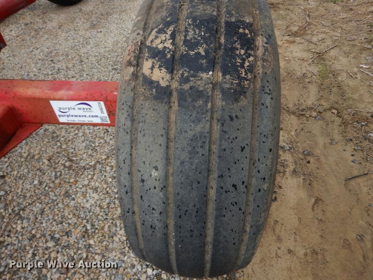 image for item DH6224 Anhydrous ammonia tank running gear