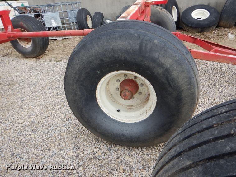 image for item DH6224 Anhydrous ammonia tank running gear