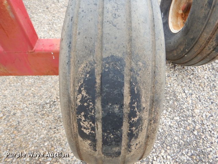 image for item DH6224 Anhydrous ammonia tank running gear