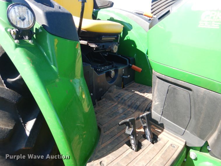 image for item DI2351 2018 John Deere 4066R MFWD tractor