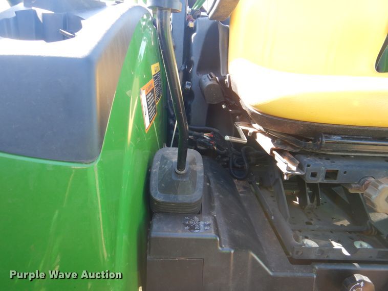 image for item DI2351 2018 John Deere 4066R MFWD tractor