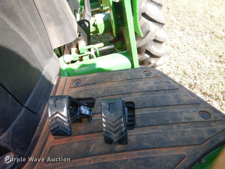 image for item DI2351 2018 John Deere 4066R MFWD tractor