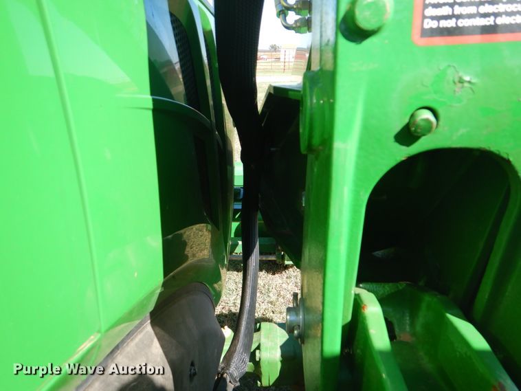 image for item DI2351 2018 John Deere 4066R MFWD tractor