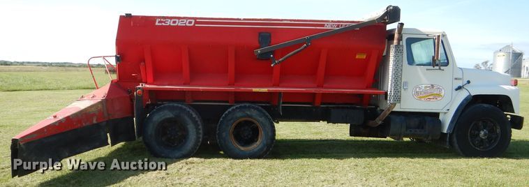 image for item DI2546 1981 International applicator truck