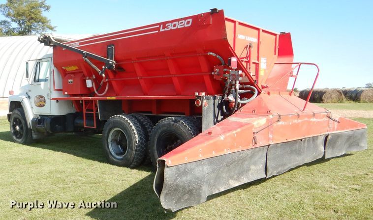 image for item DI2546 1981 International applicator truck