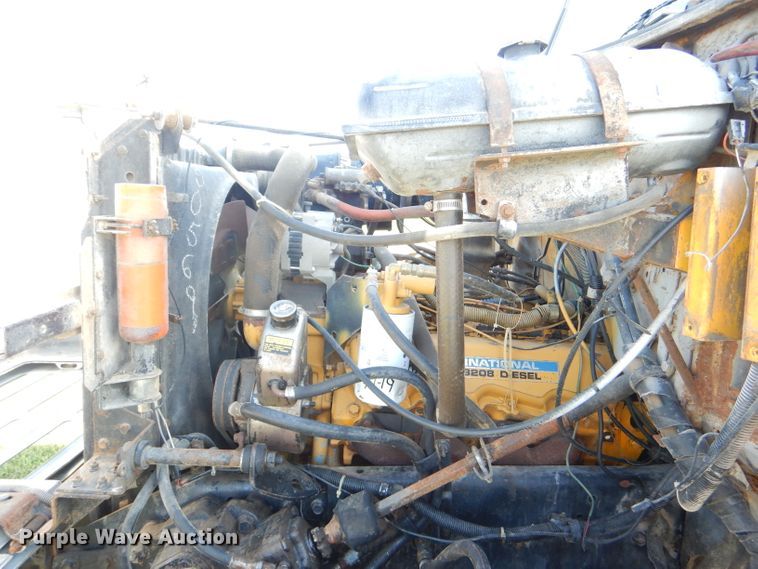 image for item DI2546 1981 International applicator truck