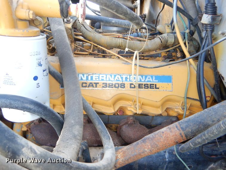 image for item DI2546 1981 International applicator truck