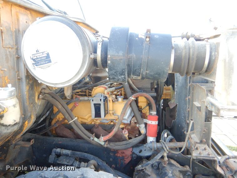 image for item DI2546 1981 International applicator truck