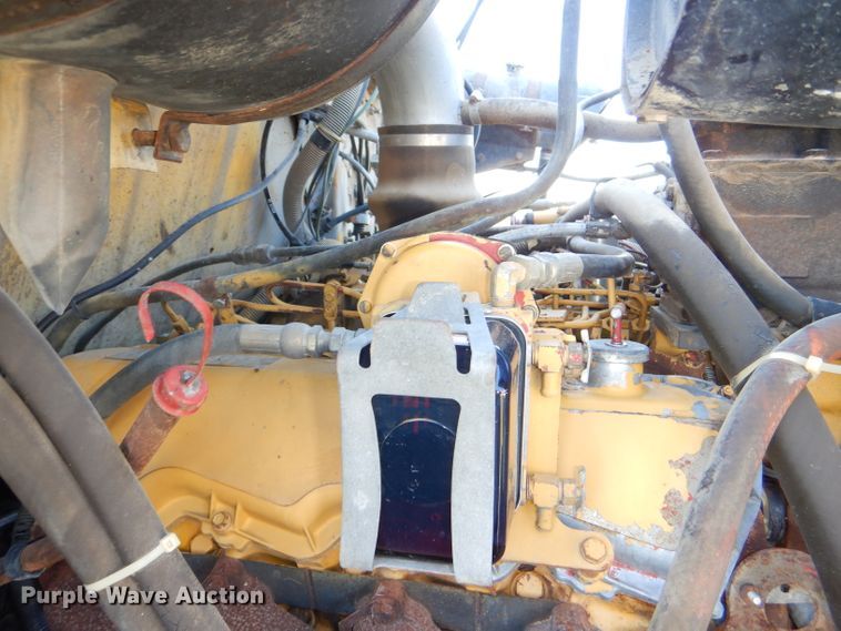 image for item DI2546 1981 International applicator truck