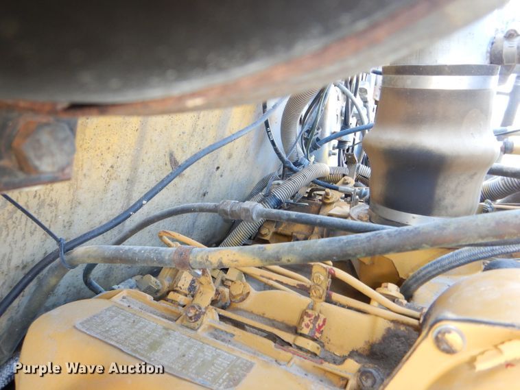 image for item DI2546 1981 International applicator truck