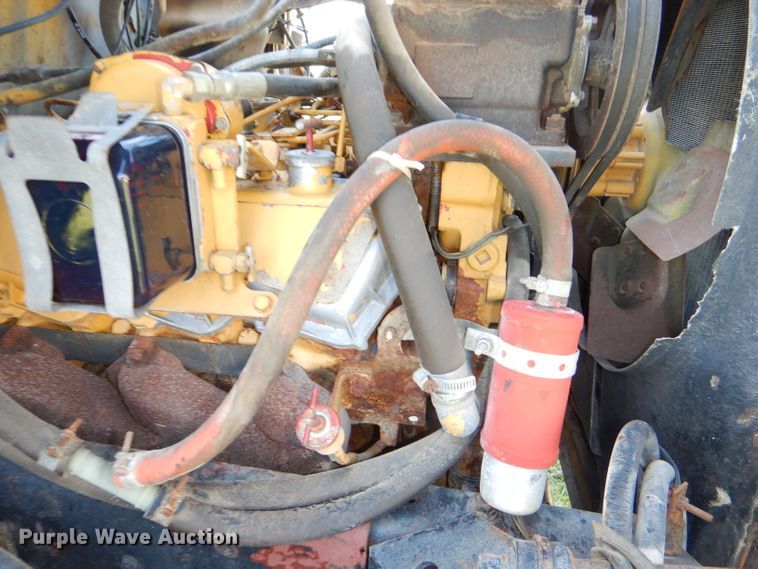 image for item DI2546 1981 International applicator truck