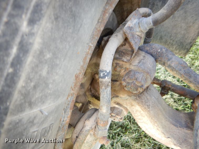 image for item DI2546 1981 International applicator truck