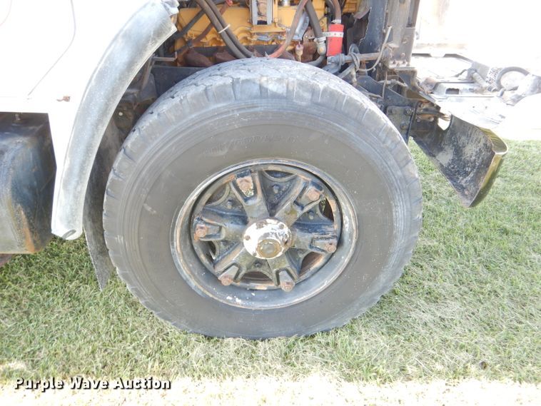 image for item DI2546 1981 International applicator truck