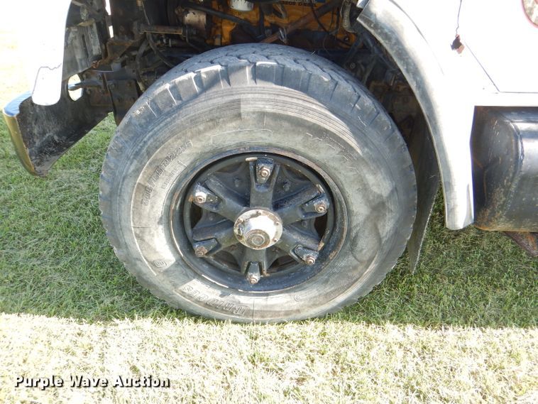 image for item DI2546 1981 International applicator truck