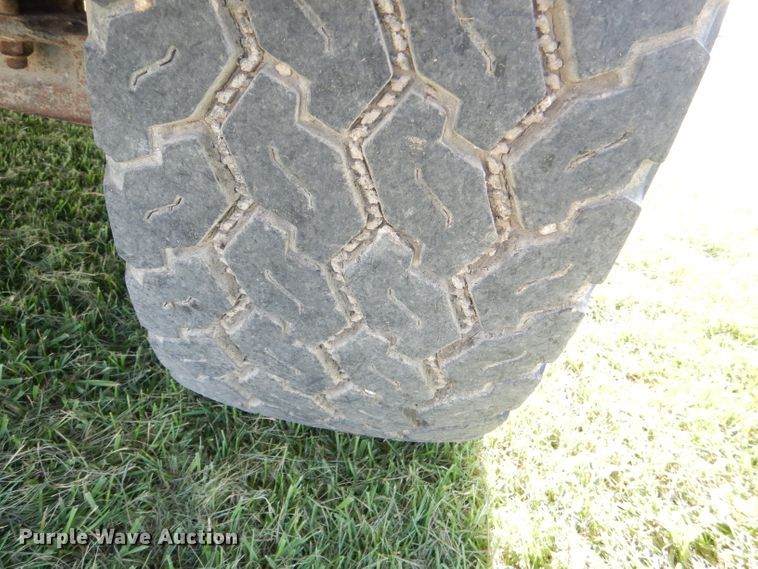 image for item DI2546 1981 International applicator truck