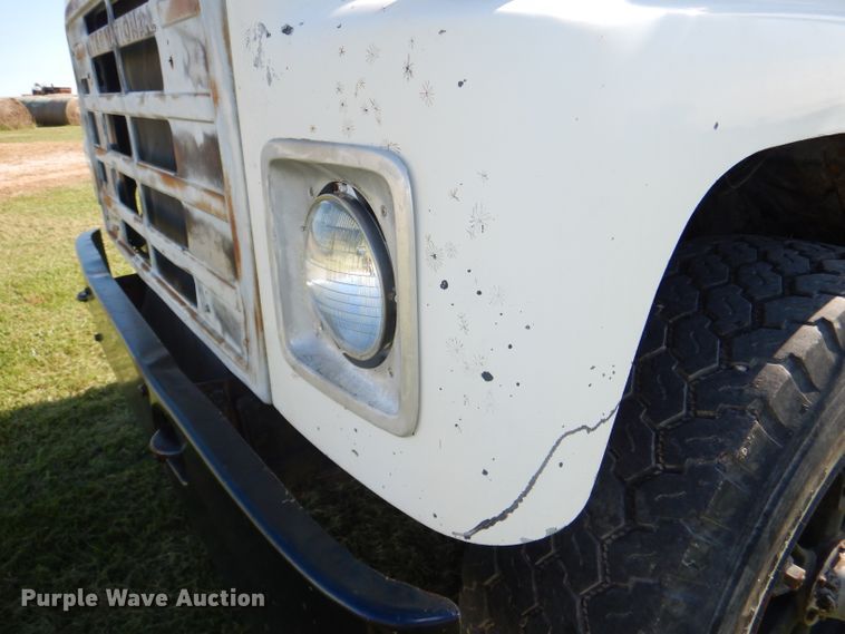 image for item DI2546 1981 International applicator truck