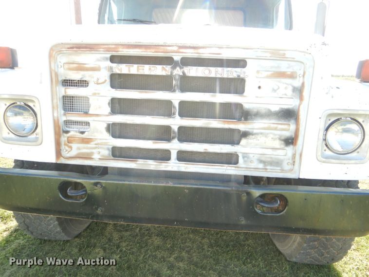 image for item DI2546 1981 International applicator truck