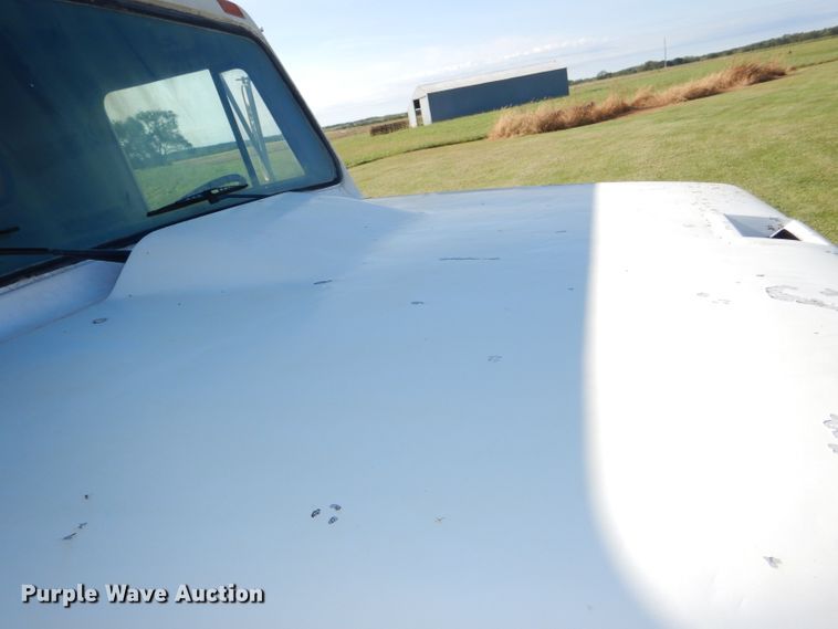 image for item DI2546 1981 International applicator truck