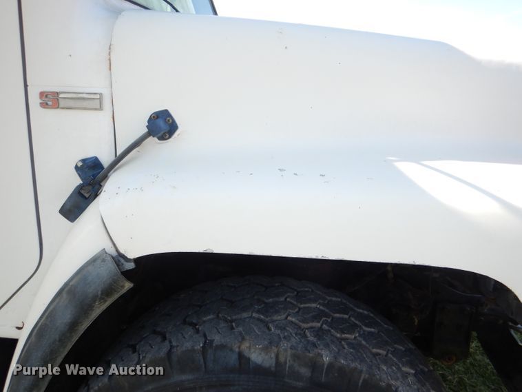 image for item DI2546 1981 International applicator truck