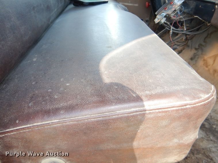 image for item DI2546 1981 International applicator truck