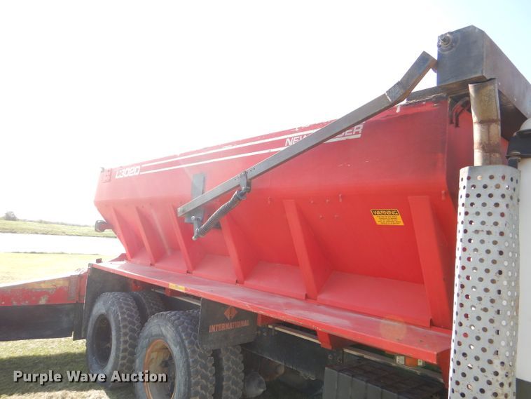 image for item DI2546 1981 International applicator truck