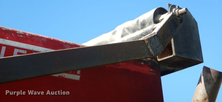 image for item DI2546 1981 International applicator truck