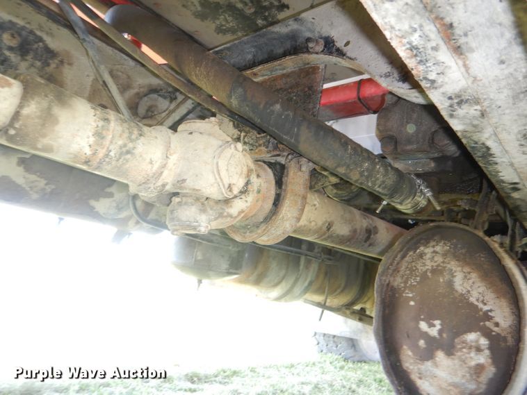 image for item DI2546 1981 International applicator truck