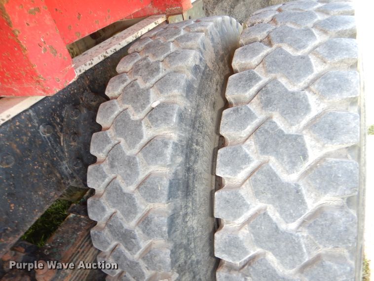 image for item DI2546 1981 International applicator truck