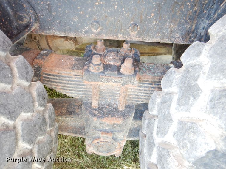 image for item DI2546 1981 International applicator truck