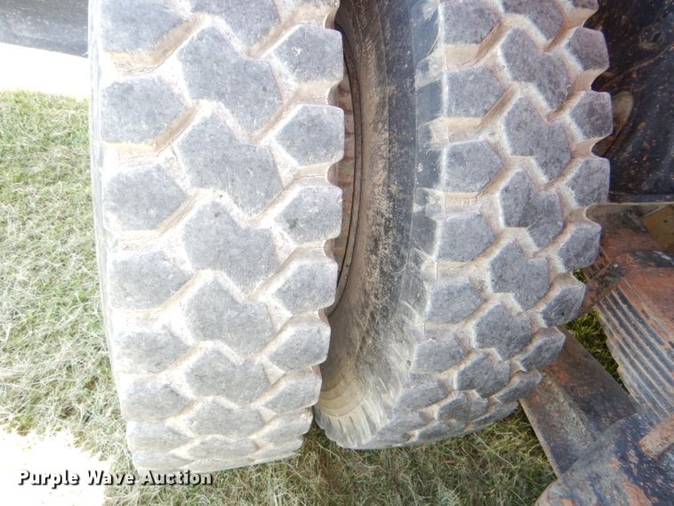 image for item DI2546 1981 International applicator truck