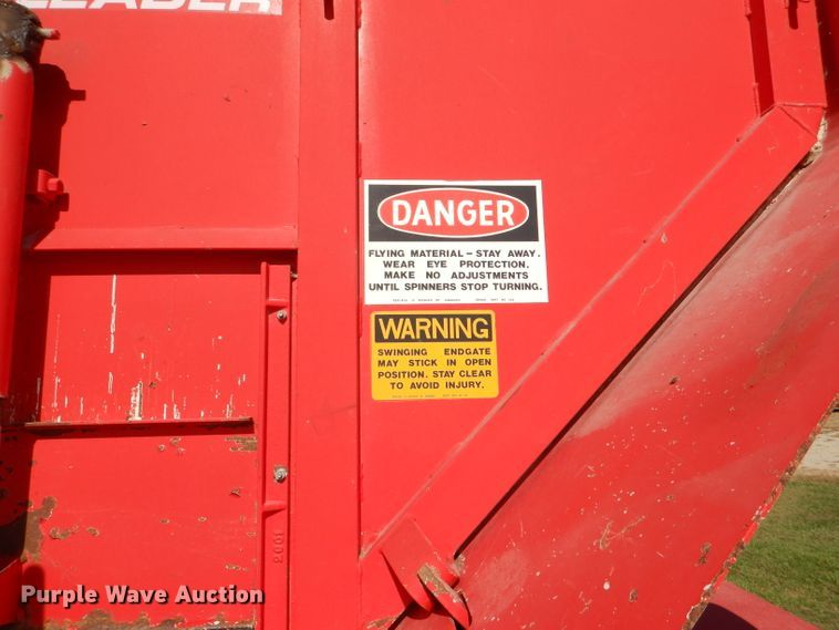 image for item DI2546 1981 International applicator truck