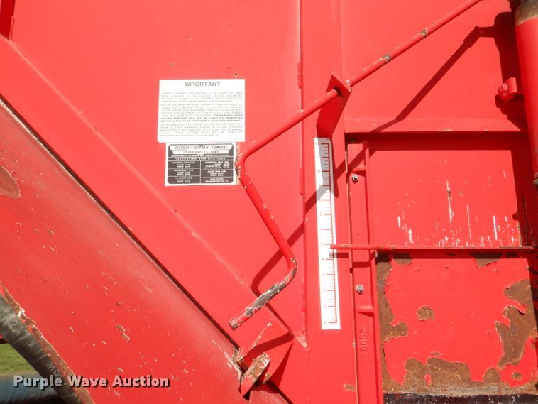 image for item DI2546 1981 International applicator truck