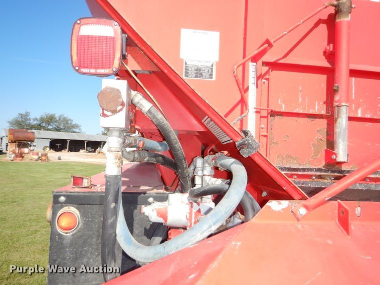 image for item DI2546 1981 International applicator truck