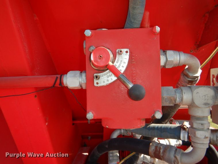 image for item DI2546 1981 International applicator truck