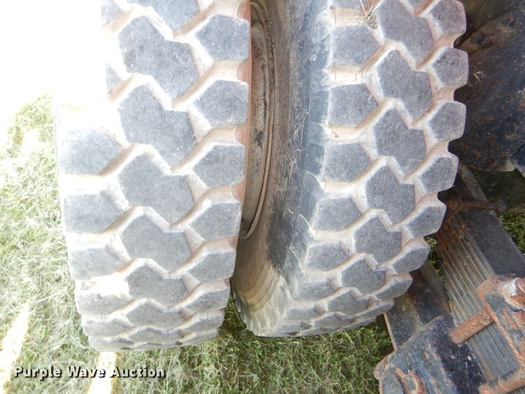 image for item DI2546 1981 International applicator truck