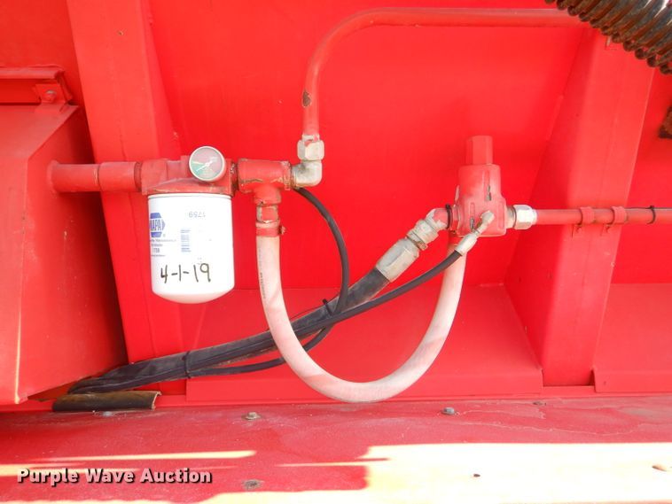 image for item DI2546 1981 International applicator truck