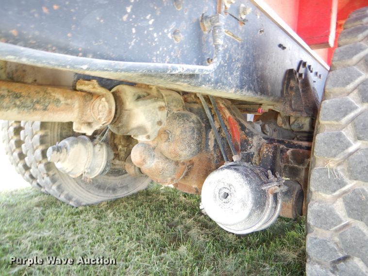 image for item DI2546 1981 International applicator truck