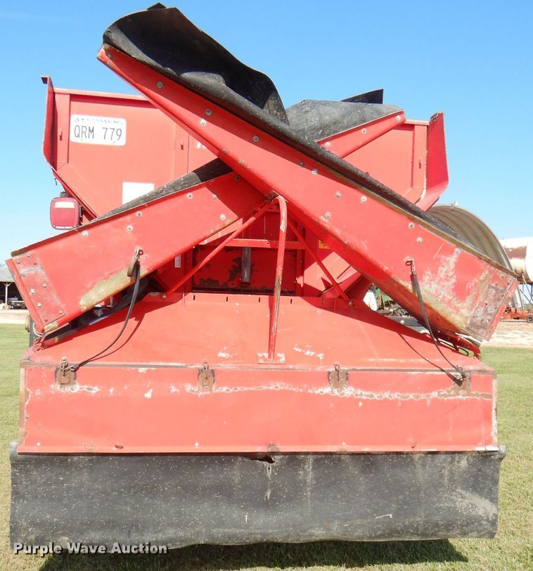 image for item DI2546 1981 International applicator truck