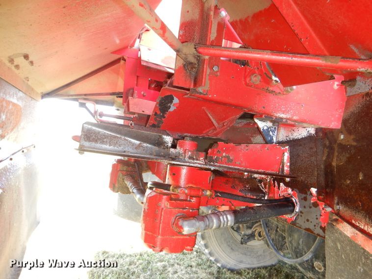 image for item DI2546 1981 International applicator truck