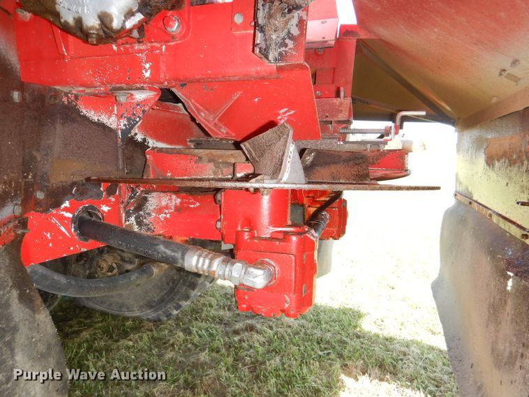 image for item DI2546 1981 International applicator truck