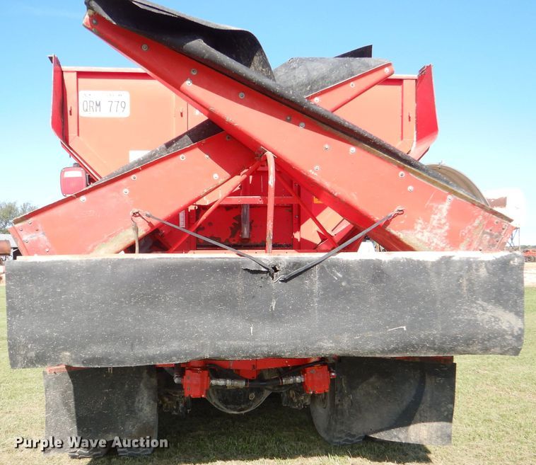 image for item DI2546 1981 International applicator truck