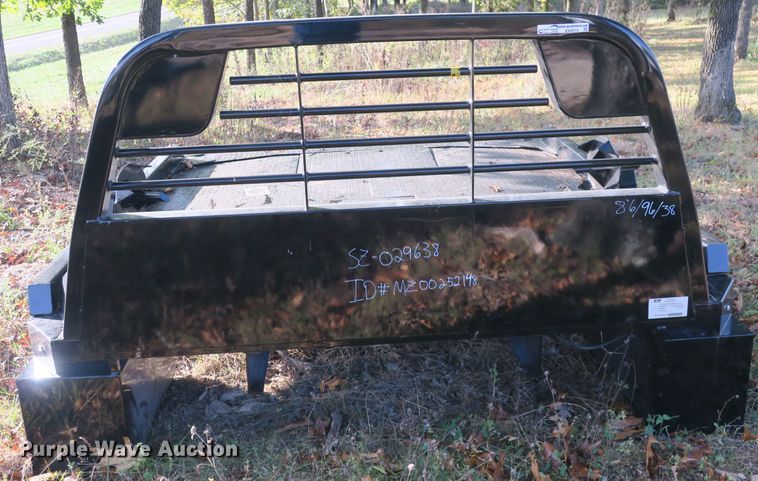 image for item EA9412 CM SZ029638 hydraulic bale bed