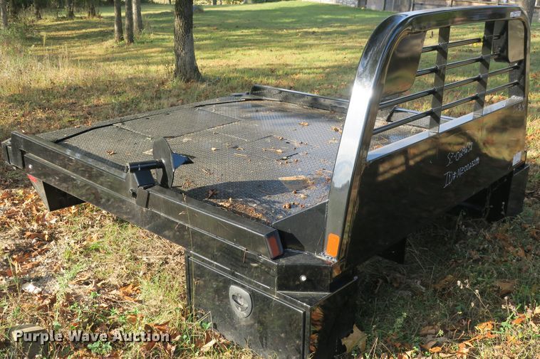 image for item EA9412 CM SZ029638 hydraulic bale bed