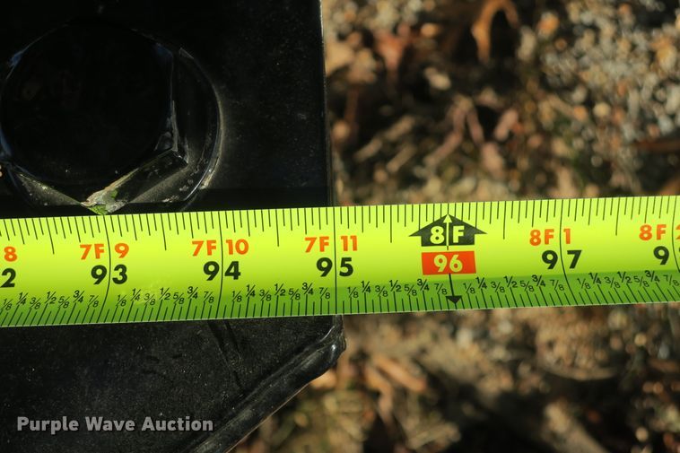 image for item EA9412 CM SZ029638 hydraulic bale bed