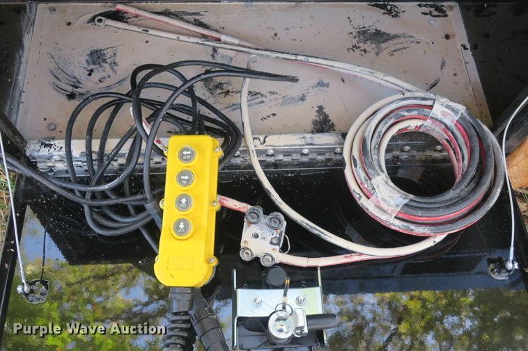 image for item EA9412 CM SZ029638 hydraulic bale bed