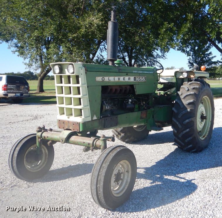 image for item EY9283 Oliver 1655 tractor