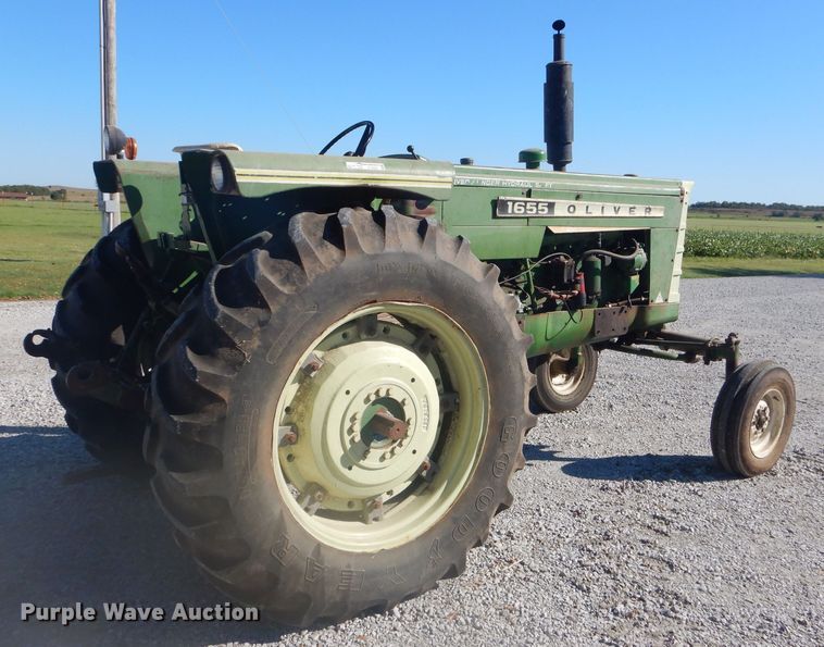 image for item EY9283 Oliver 1655 tractor
