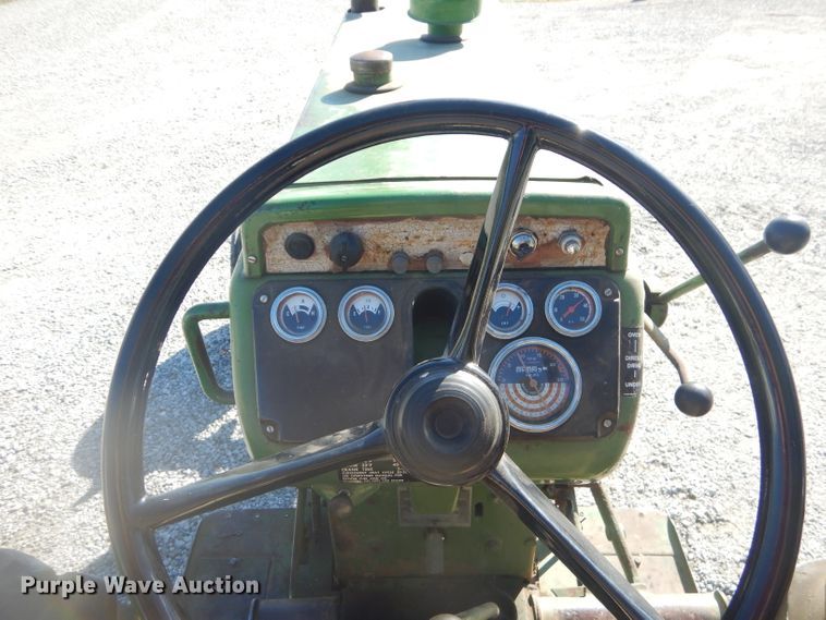 image for item EY9283 Oliver 1655 tractor