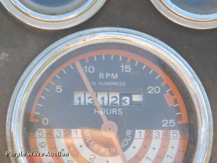 image for item EY9283 Oliver 1655 tractor